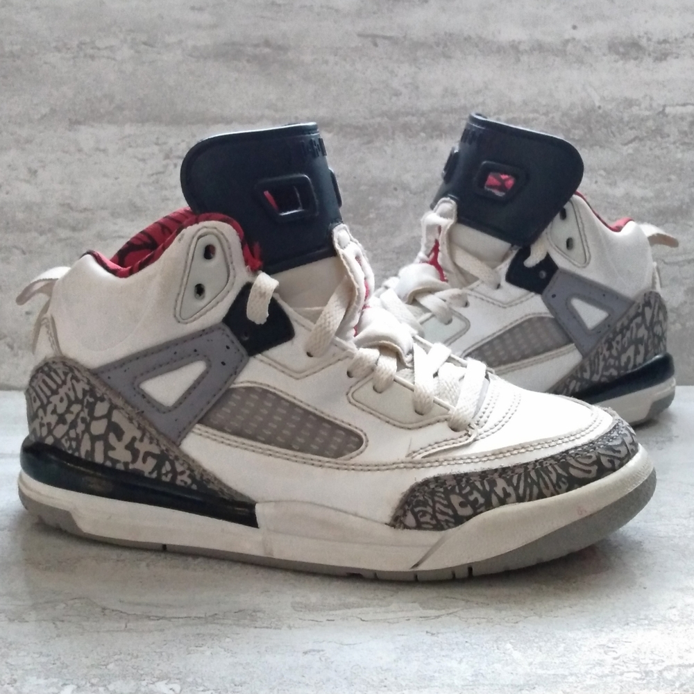 JORDAN Spizike White Cement Youth